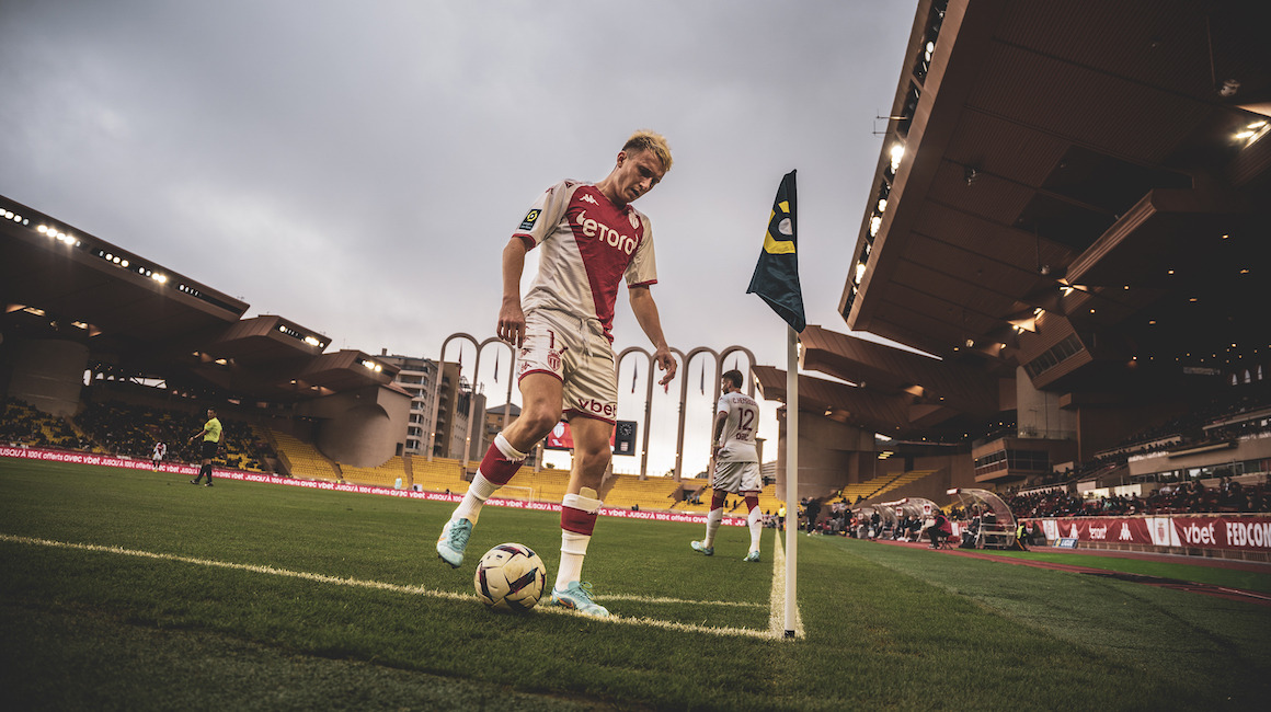 Aleksandr Golovin wins the Ligue 1 Goal of the Month!