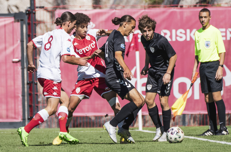 Les U17 dominent Valence et mettent la pression sur le leader